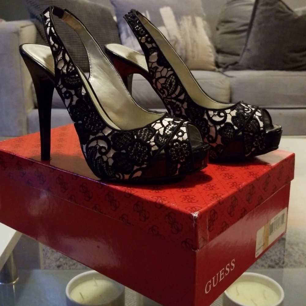 ***SOLD*** Guess Heels